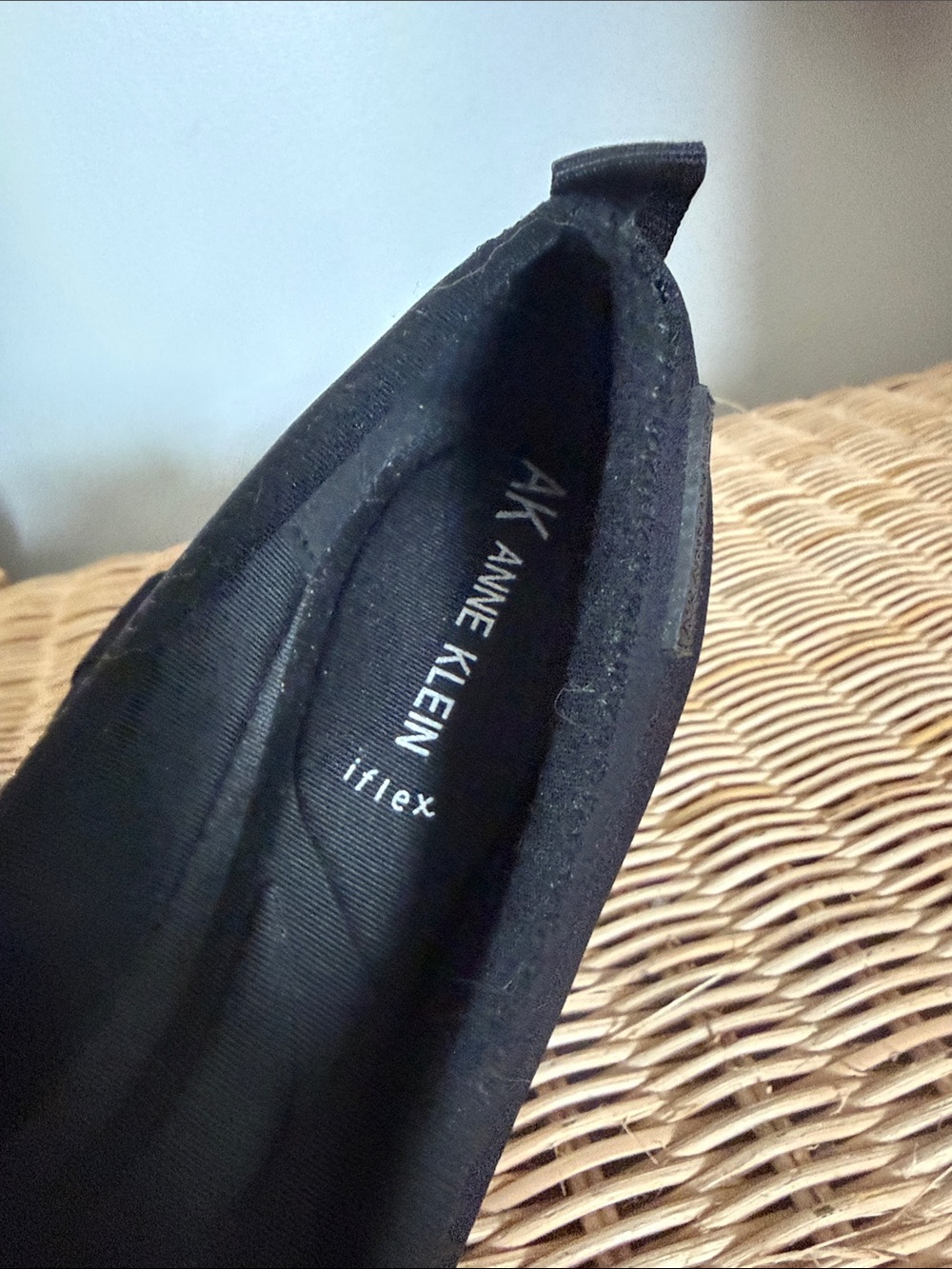 Anne Klein Black Pointed-Toe Crossover Flats - Picture 7 of 7